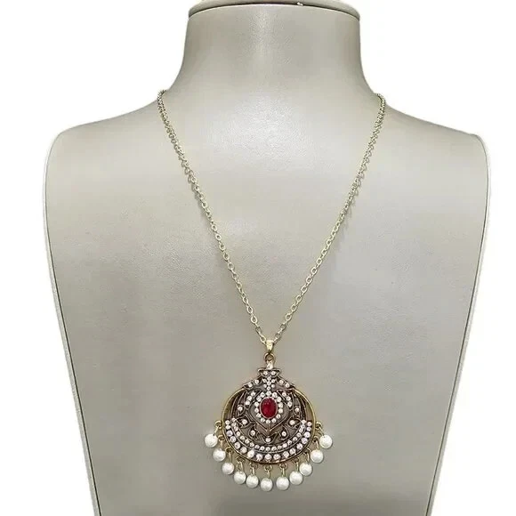 Colar pingente feminino Amrita Singh folheado a ouro resina vermelha pérola falsa novo com etiquetas - Imagem 2 de 3