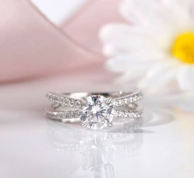 2.60Crt Round Cut Natural Mine Moissanite Split Shank Ring 14K White Gold Plated