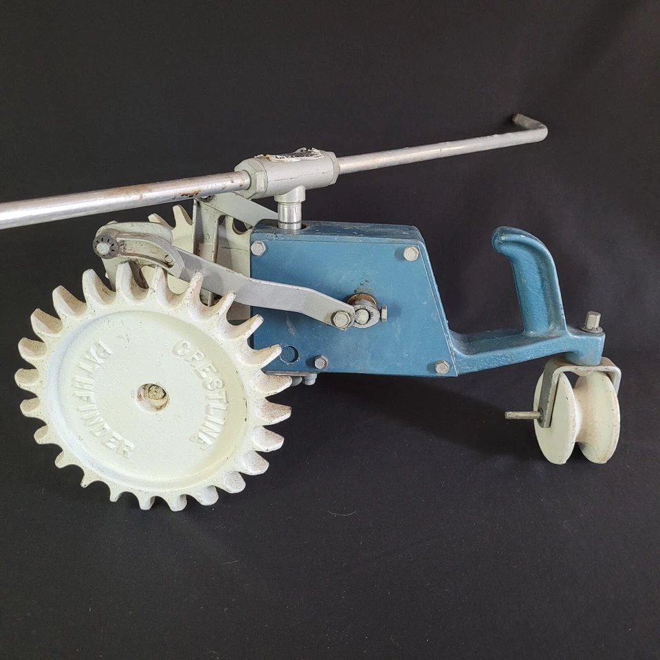 MUY RARO De colección Crestline Pathfinder Hierro Fundido Caminar Césped Rociador Tractor Foto 3 de 4
