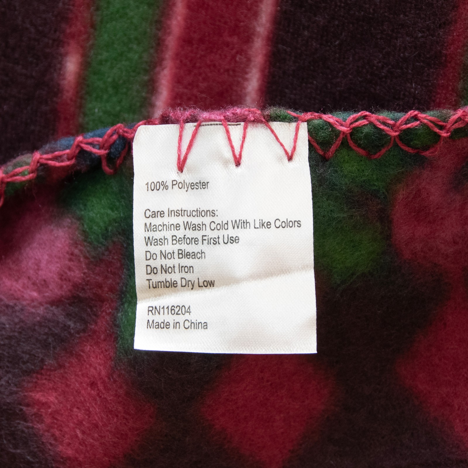 FLASH SALE Christmas Fleece Throw Blanket 2pc Set in Red & Green, 50 x 60 Inch