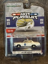 GREENLIGHT 42930 A 1974 AMC MATADOR MILWAUKEE WISCONSIN POLICE CAR 1/64 WHITE
