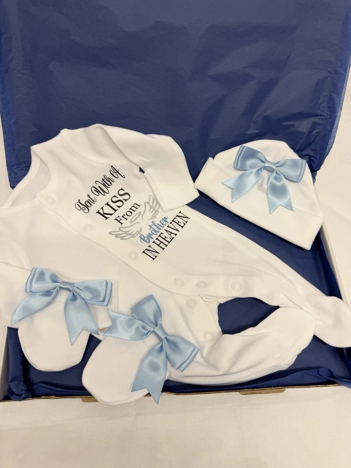 Baby Schlafanzug Mütze Handschuhe Box Set personalisiert jede Person gesendet NEUGEBORENE Flieder