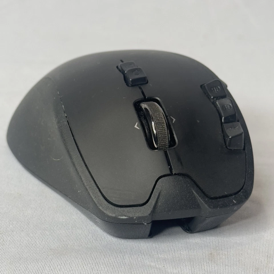 Logitech G700 Wireless Gaming Mouse G-Series Laser 13 Button Programmable USB PC - Image 2 of 4