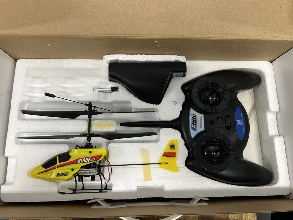 E-Flite Advanced Electric Flight Blade MCX RTF Heli Batteries Not Included As Is - Image 4 of 4