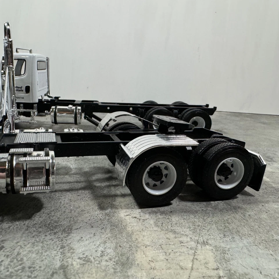United Rentals Semi Truck LOT of 2 White Diecast Collector's Series Freightliner - Image 3 of 4
