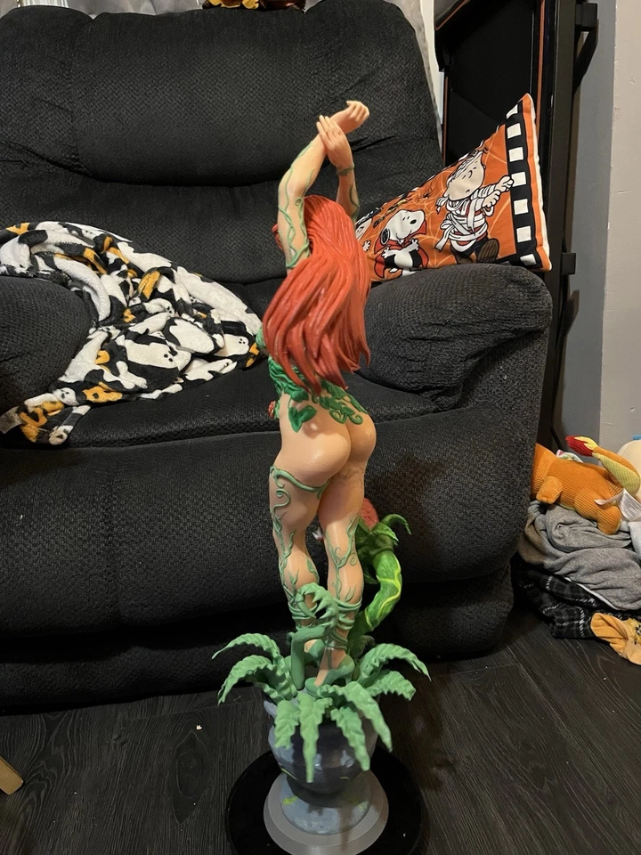 Estatua de hiedra venenosa 25 pulgadas  Foto 3 de 4