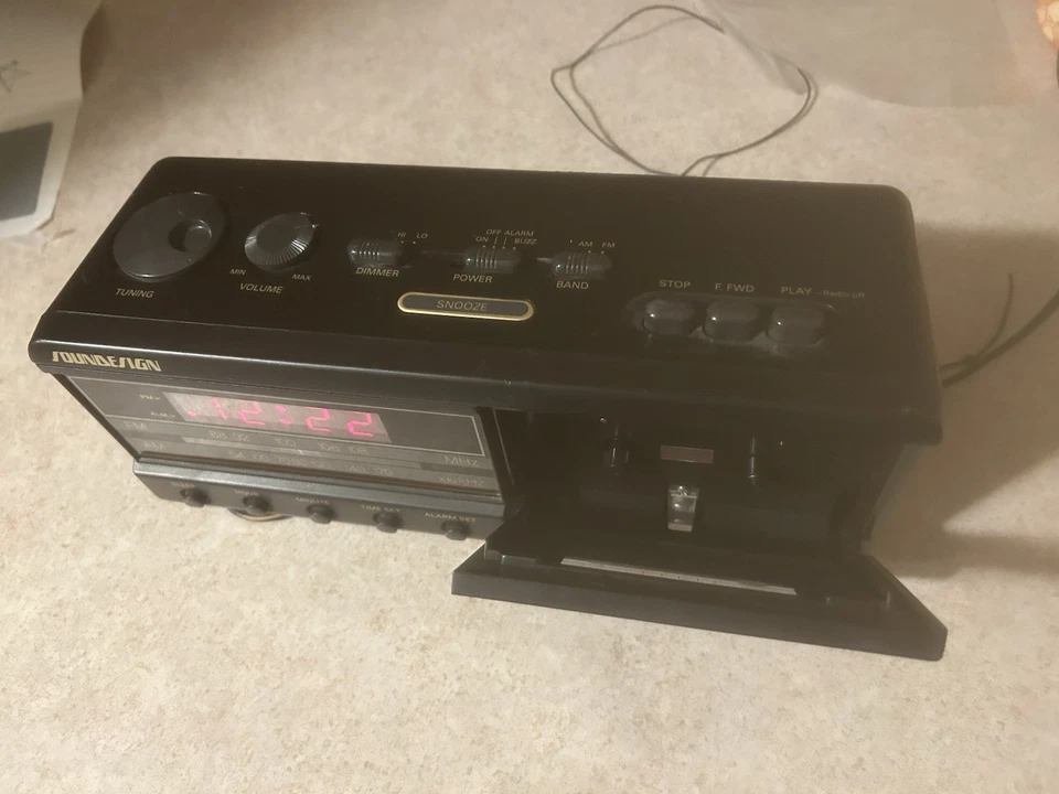 Reloj reproductor casete radio alarma SoundDesign Foto 3 de 4