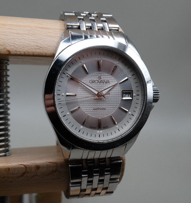 GROVANA Sapphire Swiss Made Date WR100M Quartz Saphirglas Edelstahl Herrenuhr