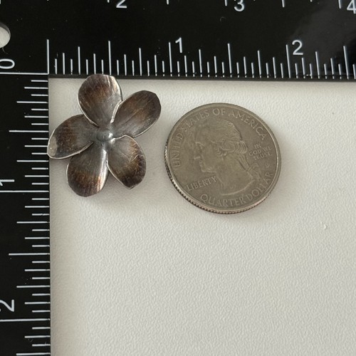 Vintage Sterling Silver Small Flower Oxidized Floral Brooch Pin - Picture 7 of 7