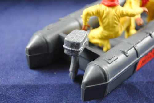 Various Vintage 1:32 BRITAINS RNLI POLICE BRITISH & US ARMY Floating DINGHY BOAT - Picture 32 of 100