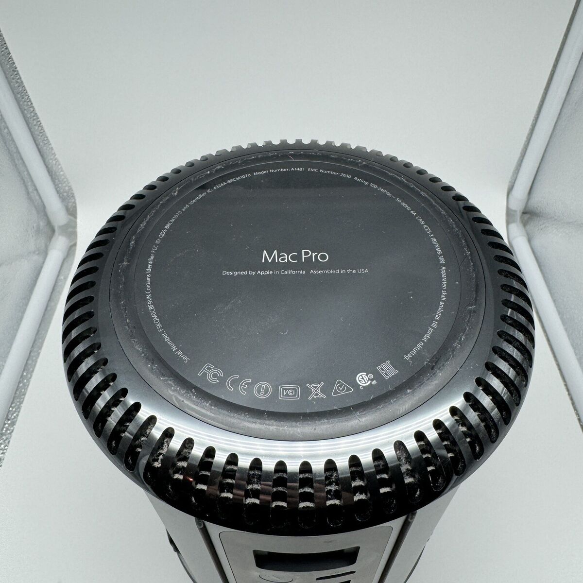 Apple Mac Pro 2013 A1481 | 3.70GHz Xeon E5 | 12GB RAM Apple Mac Pro 2013 A1481 | 3.70GHz Xeon E5 | 12GB RAM