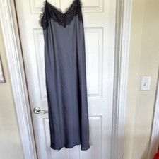 Vince Camuto L Gray/Black Lace Trim V-Neck Sleeveless Solid Slip Gown