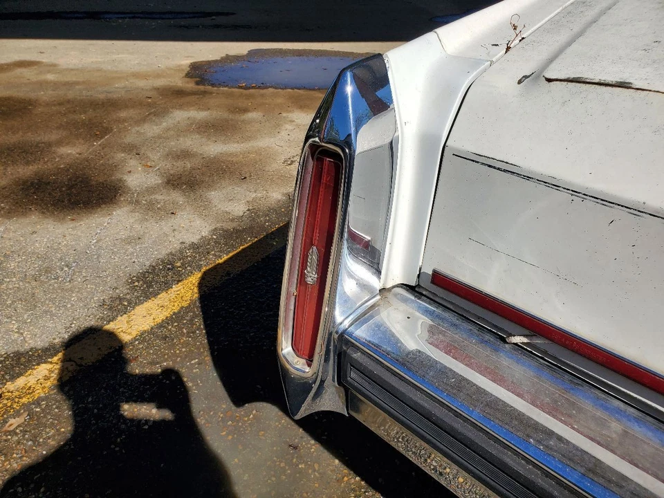 Parachoques trasero completo con luces traseras Cadillac Brougham 1987 1988 1989 OEM Foto 3 de 4