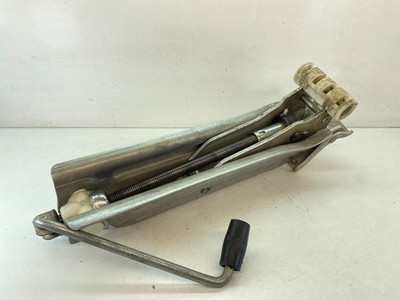 Audi A6 S6 C6 4F 2006 Wagenheber 4F0011031 KUK13757