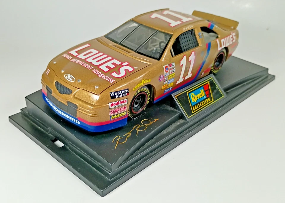 Revell Lowe's 50 aniversario #11 Brett Bodine Thunderbird escala 1:24. NASCAR. Foto 4 de 4