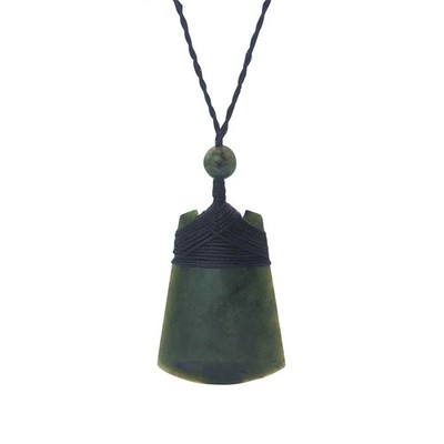 81stgeneration Geschnitzte Nephrit Jade Maori Toki Klinge Anhänger Halskette