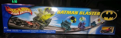 2003 Hot Wheels Batman Blaster Play set. - Many Hot Wheels Items Available