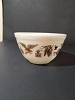 Pyrex 401 1 1/2 Pt. 29 Early American White And Brown Round Mixing Bowl Vintage
