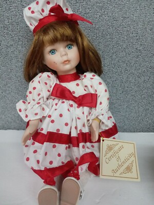VINTAGE COLLECTIBLE  PORCELAIN Doll 14'' Musical to rope