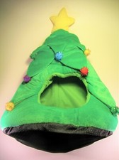 Holiday Christmas Tree Plush Pet Hut Bed for Cat or Small Dog Pet Central NEW