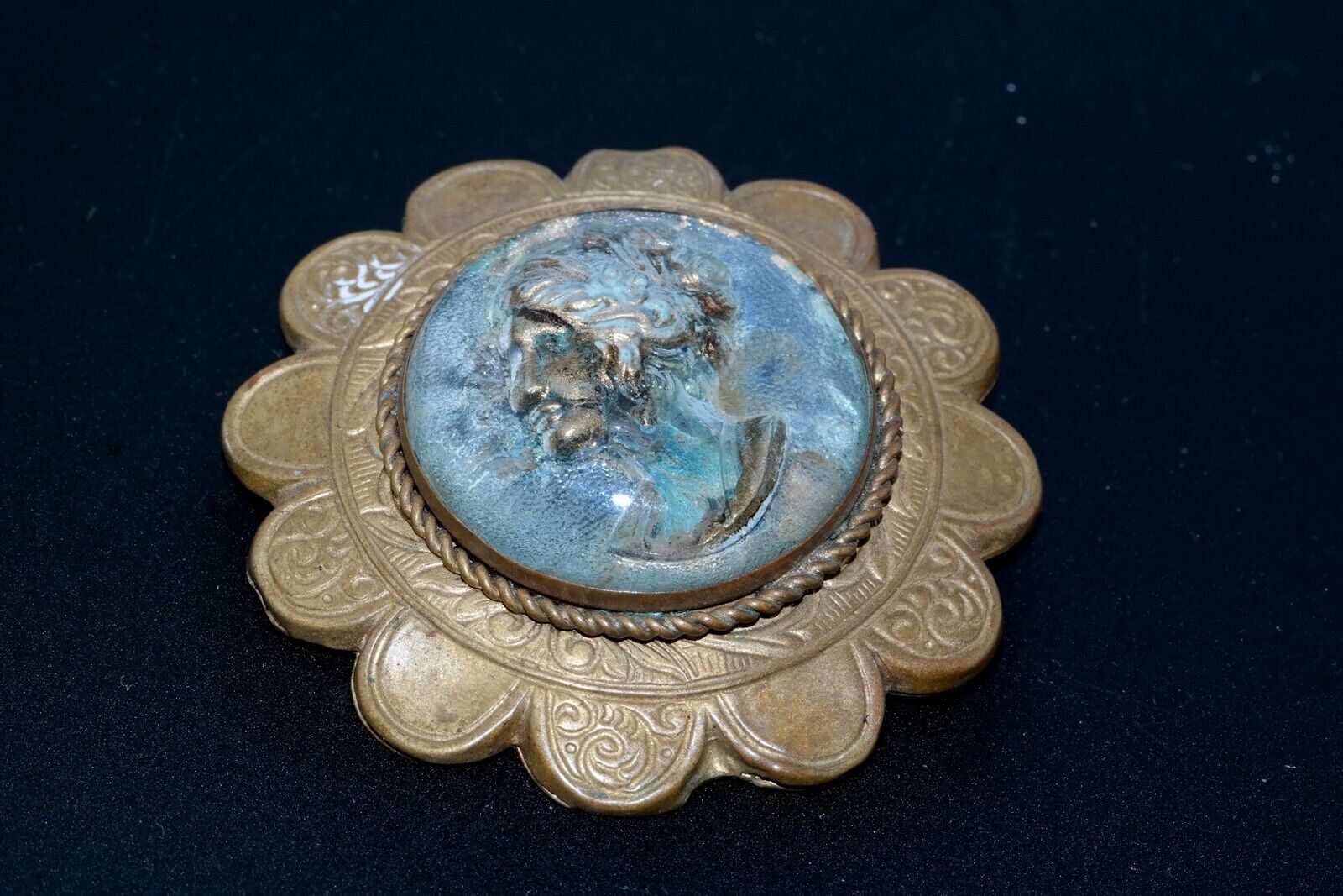 Antique Reverse Painted Glass Cameo Bubble Brass Pin Brooch 