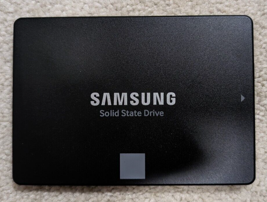 Samsung 870 EVO 500GB 2.5" SATA III Internal SSD FOR PARTS OR REPAIR