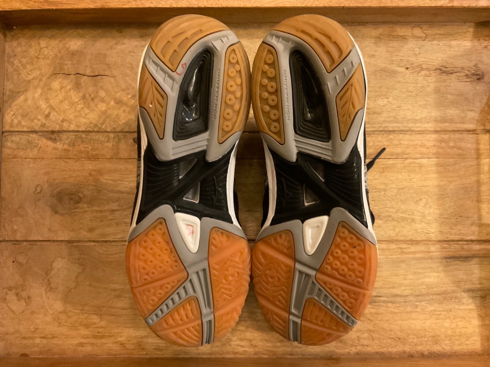 MIZUNO VOLLEYBALL COURT SHOES ( WOMEN’S 10 ) WAVE RAL… Gem