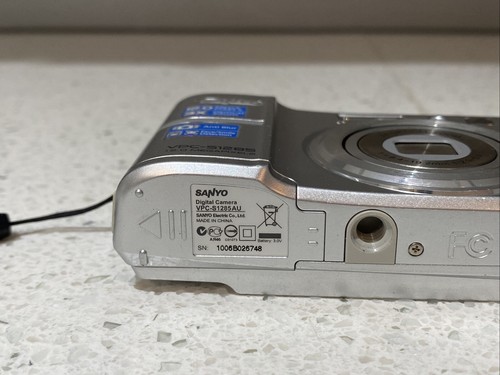 Sanyo VPC-S1285 Compact Digital Camera 12.0MP - silver - Picture 8 of 8