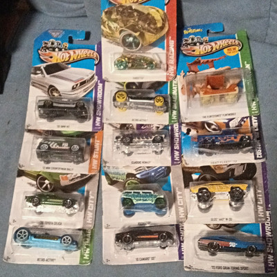 Lot Of 13 Hot Wheels Cars 1:64 Diecast Unopened Flintstones New