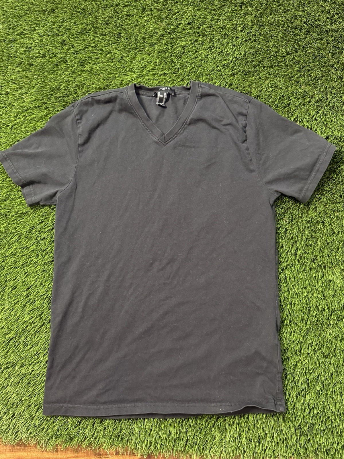 Forever 21 Men Black V-Neck T-Shirt XS Short Sleeve Basic Tee
