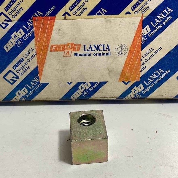 Original Dado Fiat Oe/Oem 82286021-image