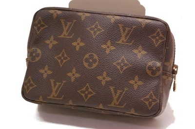 LOUIS VUITTON Monogram Canvas TROUSSE TOILETTE 18 POUCH 864TH 0526a