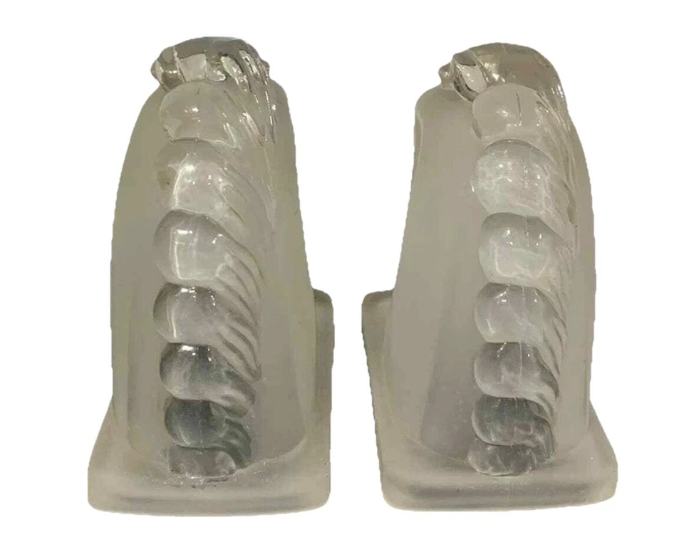 Par de sujetalibros Art Deco de vidrio esmerilado transparente cabeza de caballo estatuilla ecuestre Foto 3 de 4