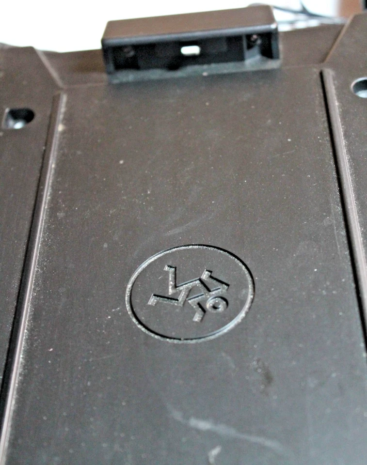 Mackie DL1608 16-Channel Digital Mixer w/ iPad Control – Live Sound Pro Audio - Image 3 of 4