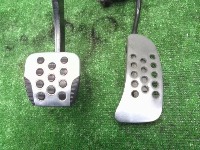 Juego reposapiés embrague freno gas pedal JDM NISSAN MARCH AK12 K12 OEM RHD usado Foto 3 de 4