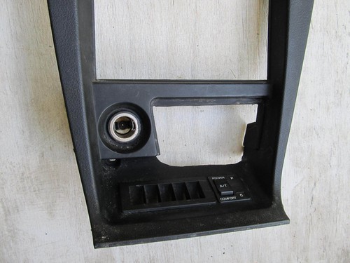NOS 1990 Nissan Maxima Black Dash Radio Trim Bezel Surround Panel w/ switches - 第 3/5 張圖片
