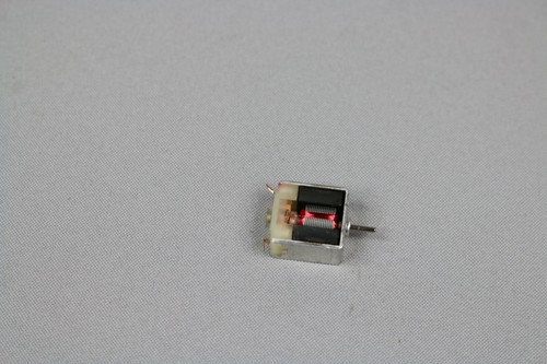 ZB424 TOMY Moteur slot car racer motor voiture Aurora AFX - Imagen 8 de 8
