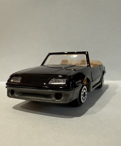 Zylmex/motormax 87 Mustang Convertible Black With Tan Interior D105 - Picture 2 of 9