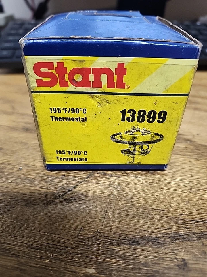 Termostato líquido de arrefecimento do motor Stant 13899 195F/90C novo na caixa - Imagem 3 de 3