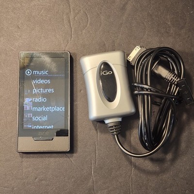 Microsoft Zune 16GB HD Model 1395 Black Digital Media Player Works Cracked Scrn