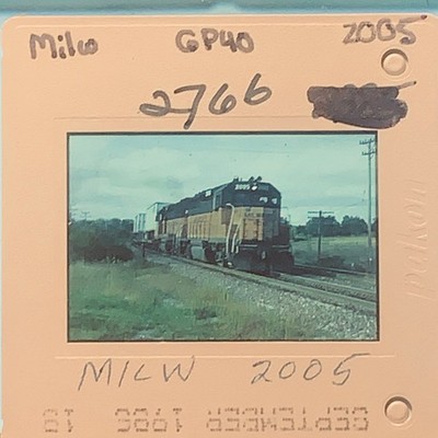 MILW GP40 2005 Locomotive 35mm Original Color Train Slide 1986 Railroad