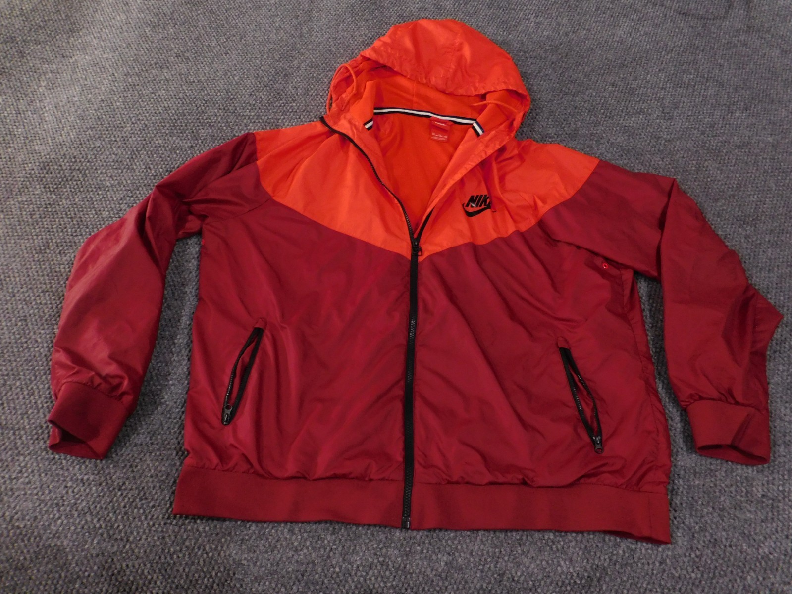 SACAI X NIKE Giacca a vento Nike uomo grande rossa arancione con cappuccio leggera zip swoosh