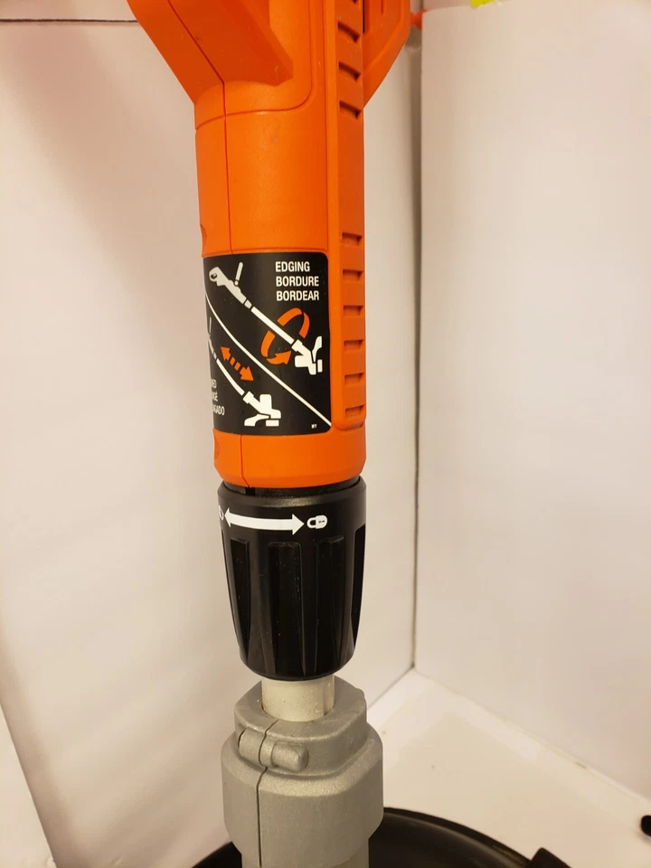 Black+Decker 20-Volt Cordless String Trimmer LST300 NO BETTERY NO CHARGER - Image 4 of 4