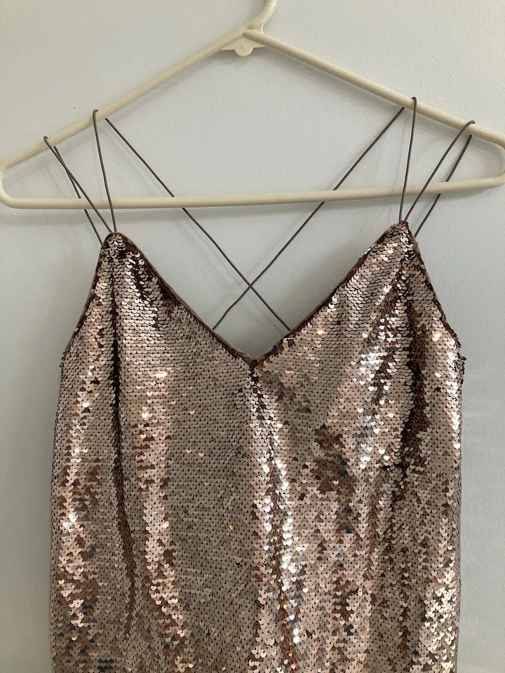 Top cami de lentejuelas con diseño de ASOS para mujer talla 0 correa de espagueti oro rosa forrado con cuello en V Foto 4 de 4