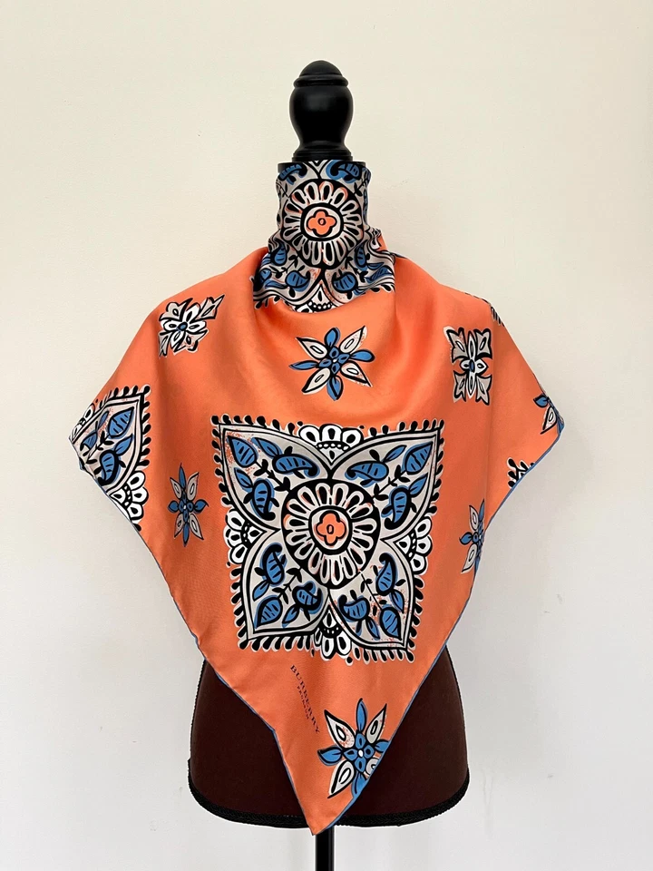 Bufanda unisex Burberry Prorsum Lucky Alhambra azul flor naranja envoltura de seda Foto 4 de 4