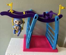 Fingerlings Monkey Bar Interactive Playset w/ERROR Box-Works Good