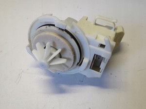 Demontiert mit Siemens SE64M365EU, KEBS Ablaufpumpe 100/110