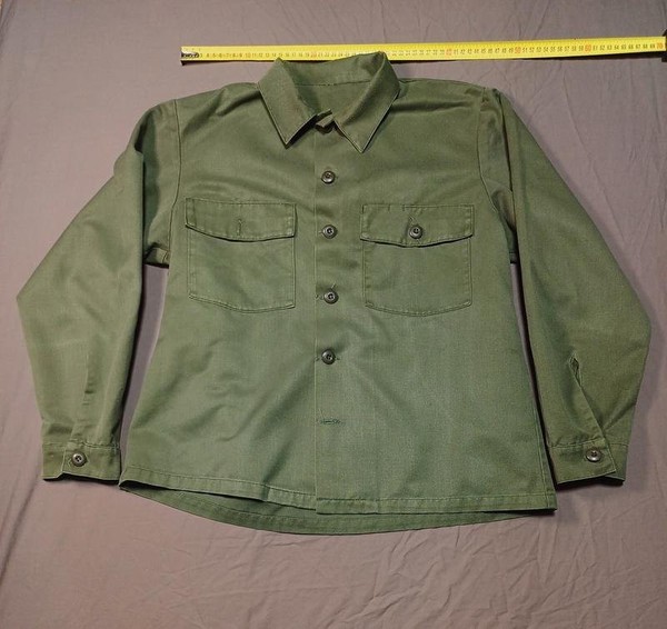Men Vintage Shirt Green Viscose 38 / M / 46