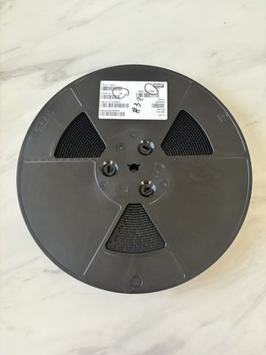 Dialog Semiconductor Integrated Circuits IC Chip Reel  7230143 D0738AA 050225HH