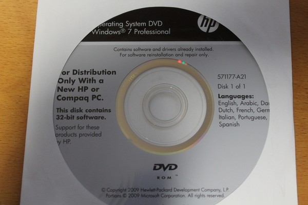 HP Operating System DVD Windows 7 Professio 32-bit Recovery. No incluye licencia